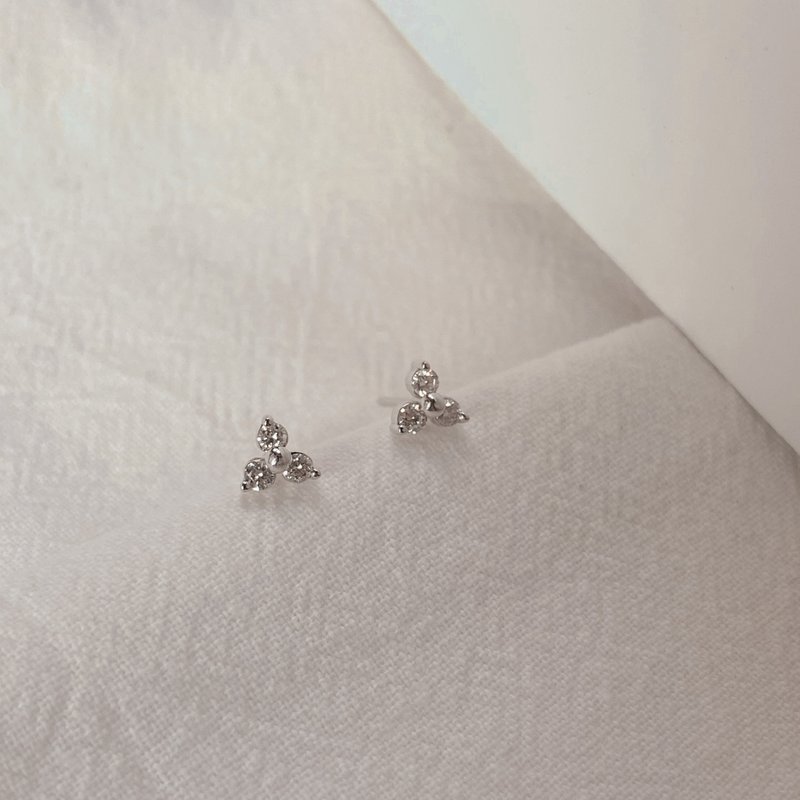 18K White Gold Diamond Iris Earrings No.211 | Limited Edition - ต่างหู - เพชร ขาว