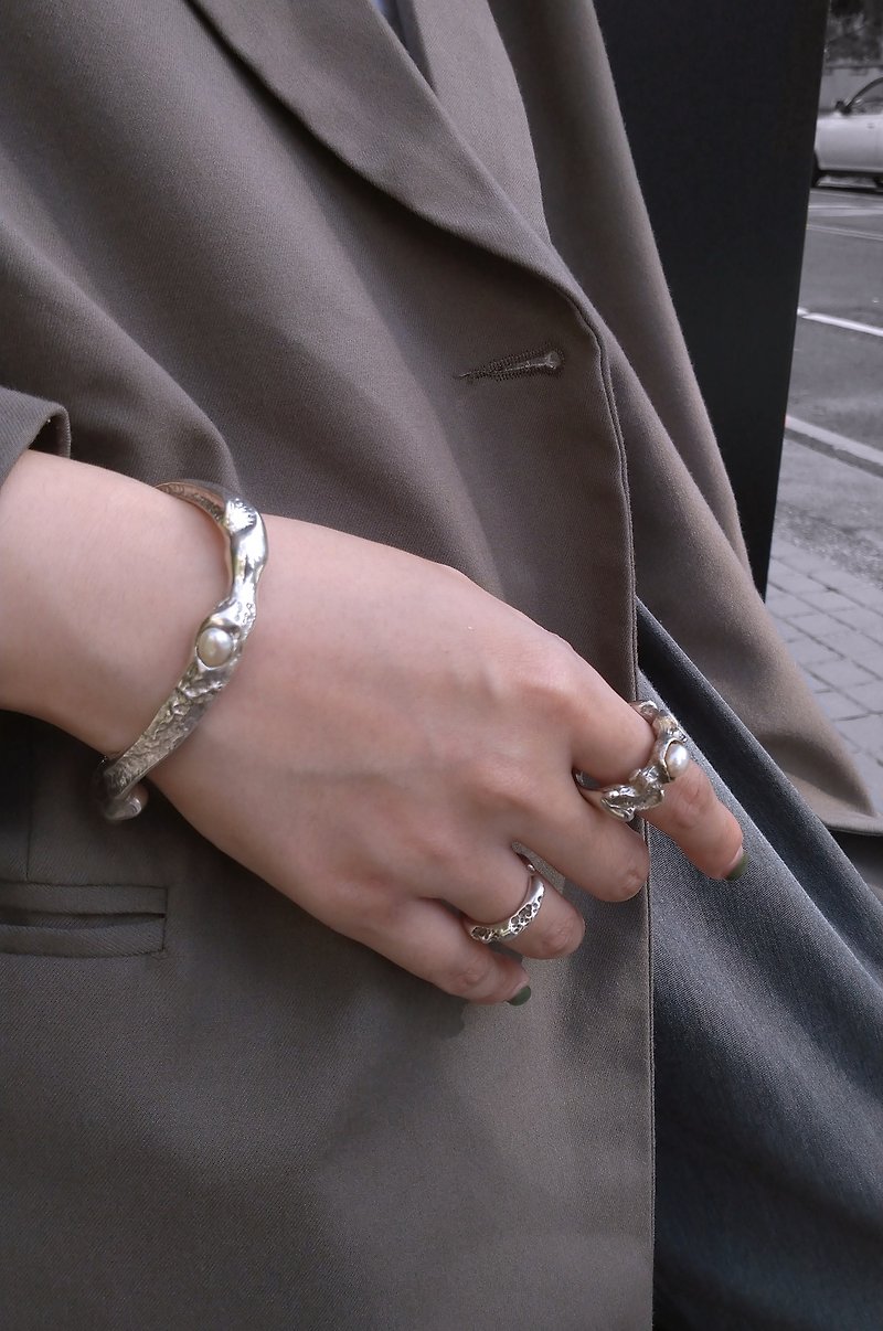 Mermaid_Baroque Pearl Cuff Bracelet_925 Silver - Bracelets - Sterling Silver 
