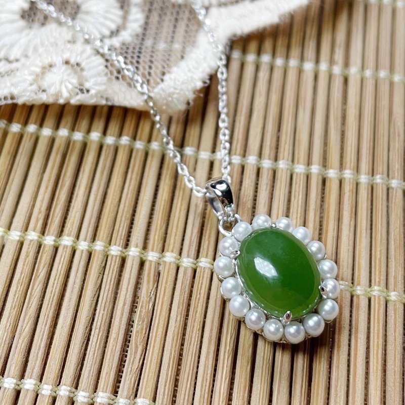 Tenderness jade pendant natural jasper A goods freshwater beads 925 sterling silver mother's day birthday gift - สร้อยคอ - หยก สีเขียว