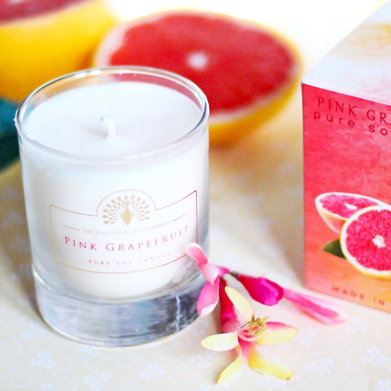 Made in the UK [A must-have for gift giving] Natural plant scented candle - Pink Grapefruit - เทียน/เชิงเทียน - ขี้ผึ้ง สีส้ม