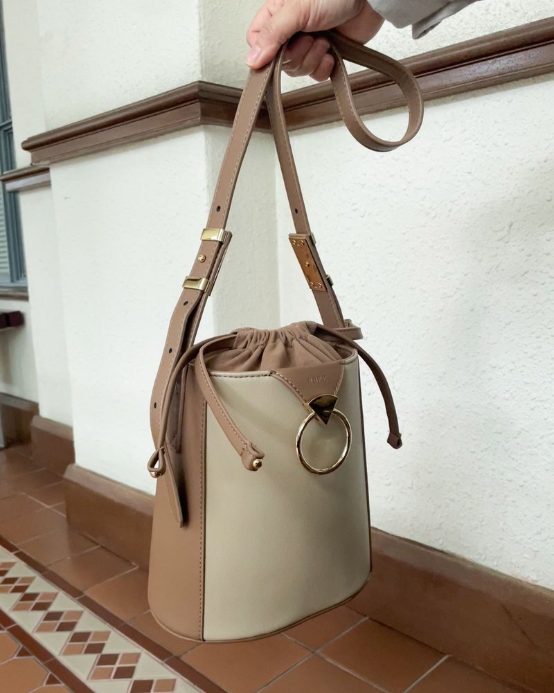 Vegan Leather Rachel Bucket Bag/ Shoulder Bag/ Cross body Bag Peanut Butter - กระเป๋าแมสเซนเจอร์ - หนังเทียม สีนำ้ตาล