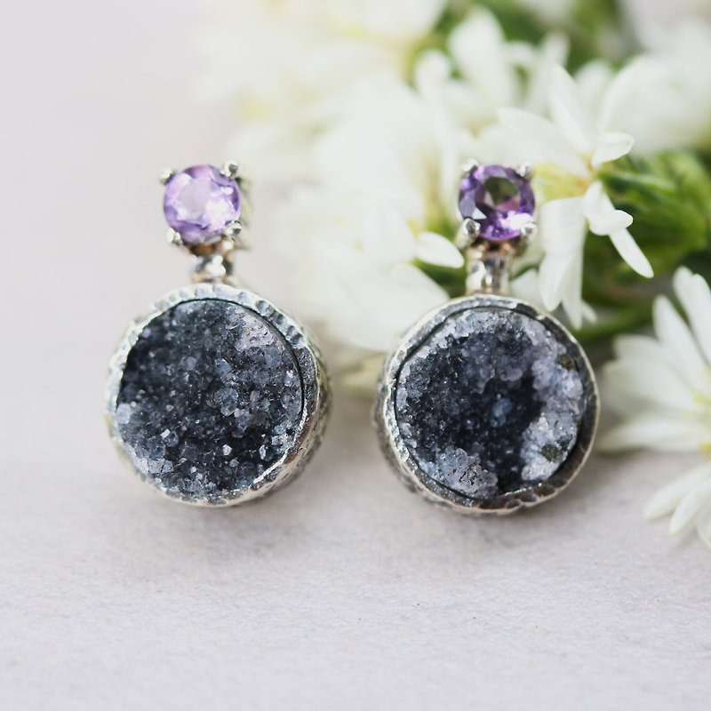 Round black druzy quartz earrings and tiny round faceted amethyst - ต่างหู - เงินแท้ สีเงิน