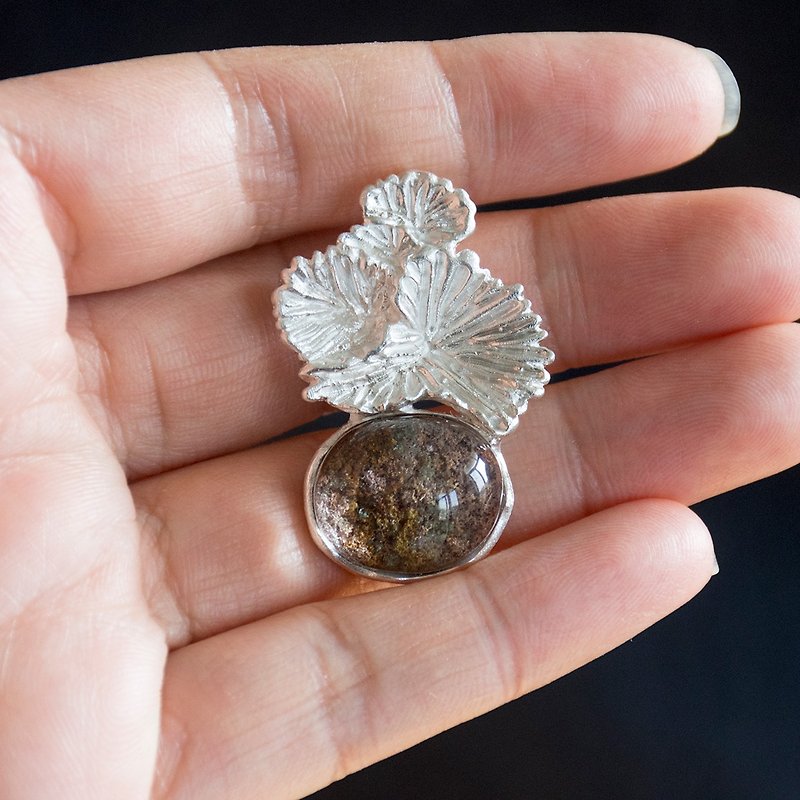 Dead wood flowers original handmade pure Silver inlaid crystal brooch pendants ghost visions of dual-use - เข็มกลัด - คริสตัล หลากหลายสี