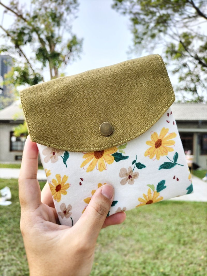 Sunflower/sanitary napkin bag/power bank storage - กระเป๋าเครื่องสำอาง - ผ้าฝ้าย/ผ้าลินิน 