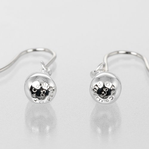 最安値　Tiffany ティアドロップ フープピアス シルバー 925 日本直送】ティファニー TIFFANY&Co. ティアドロップ ピアス シルバー