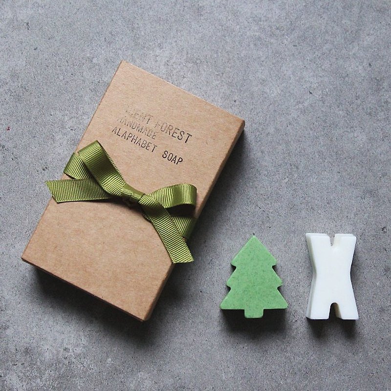 [Christmas gift] English alphabet handmade soap-2pc gift box set Christmas tree exchange gifts - Soap - Other Materials Green