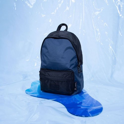 DOUGHNUT - 來自香港的包包設計品牌 【 DOUGHNUT 】PLUS ONE 大學包 GW 15吋後背包 防潑水 / 黑X深藍