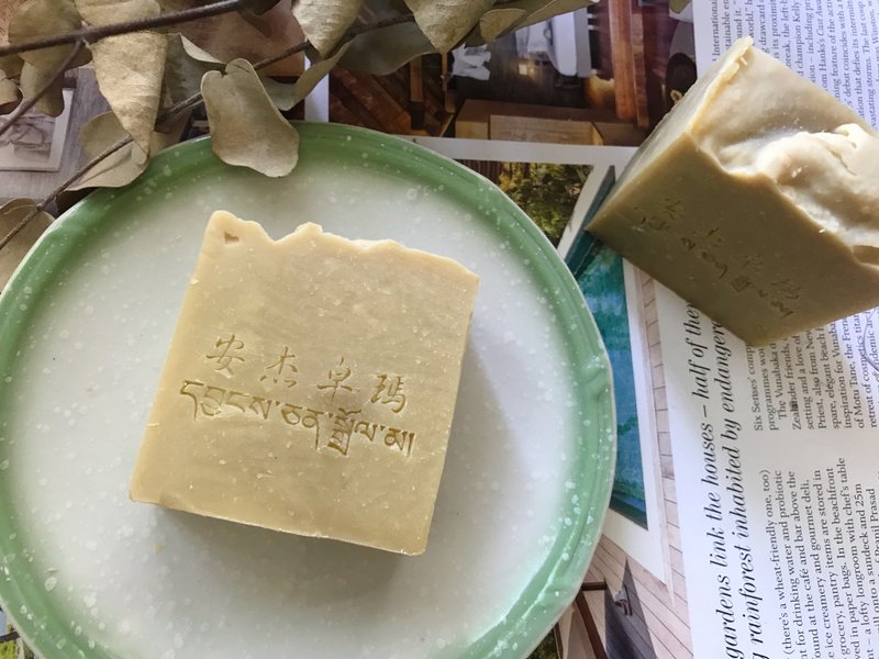 甘露阿勒坡月桂黑種草油全身皂/問題膚質 - 肥皂/手工皂 - 其他材質 卡其色