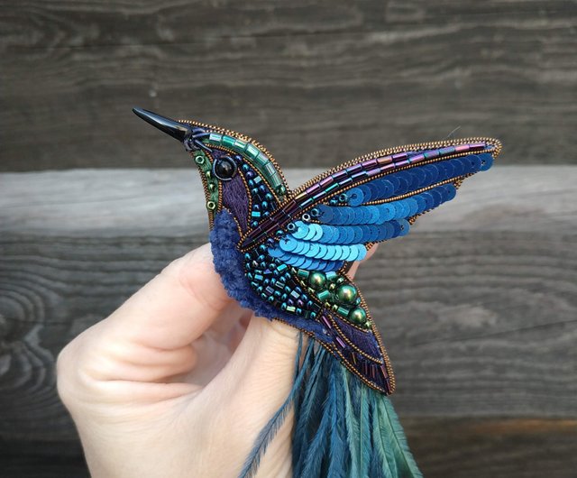 ハチドリ　鳥　ビーズ刺繍　ブローチ　ハンドメイド　ビーズブローチ　刺繍ブローチ ハチドリ 鳥 ビーズ刺繍 ブローチ ハンドメイド ビーズブローチ 刺繍