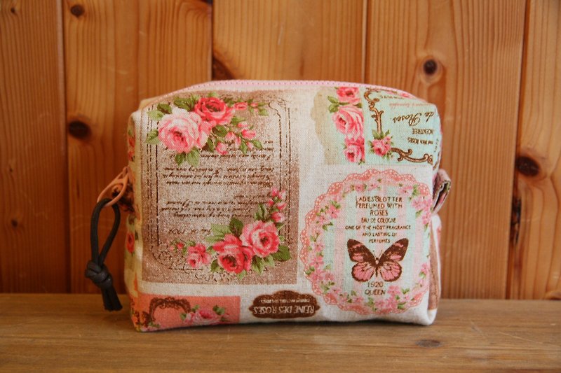 [Good day] hand-made beautiful flowers universal bag / cosmetic bag / small package - Toiletry Bags & Pouches - Cotton & Hemp White