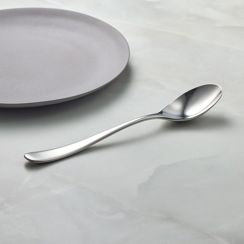 日本山崎金屬 - AQUATIQUE系列 -  霧面不鏽鋼晚餐匙 (203 mm) - 刀叉/湯匙/餐具組 - 其他金屬 銀色