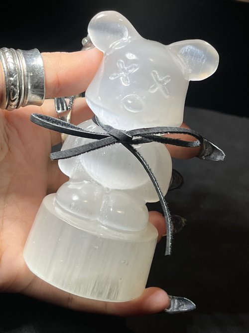 ベアは見ません 石膏セレナイトセレナイト消磁オーナメント
