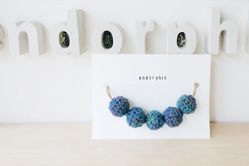 [Endorphin] braided yarn 毬 necklace - สร้อยคอ - ขนแกะ สีน้ำเงิน