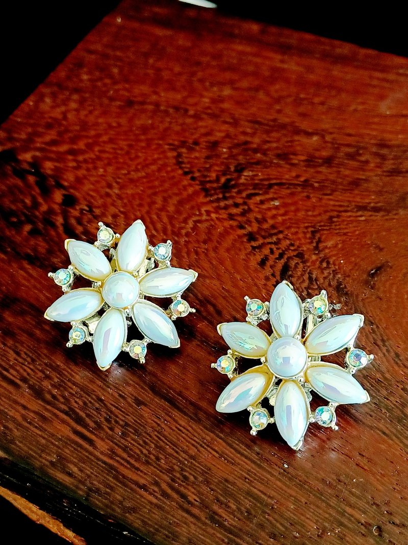 vintage jewelry  氣質藍晶雪花造型 夾式耳環 - 耳環/耳夾/耳骨夾 - 其他金屬 