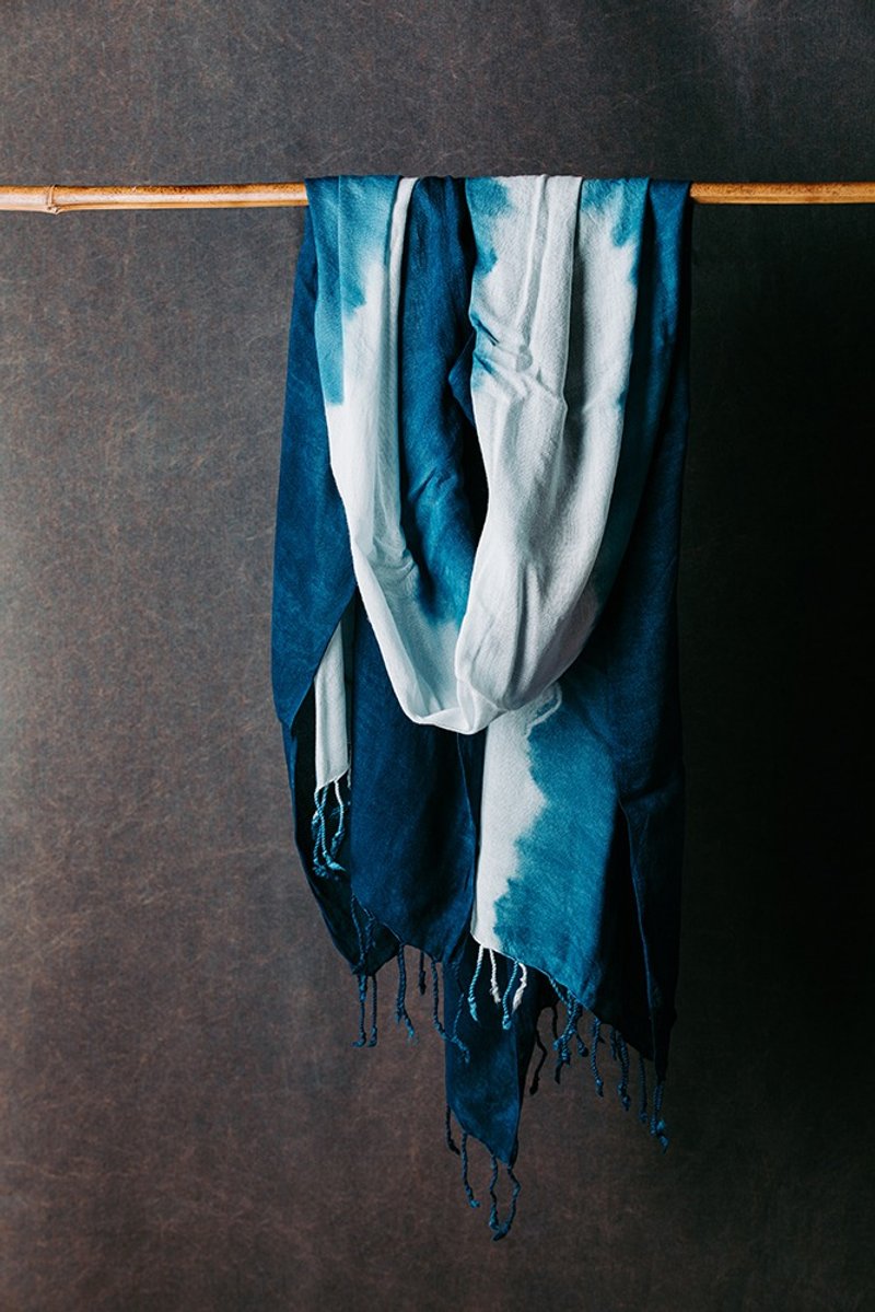 【日作染】Plant dyed silk cotton scarf - ผ้าพันคอถัก - ผ้าไหม 