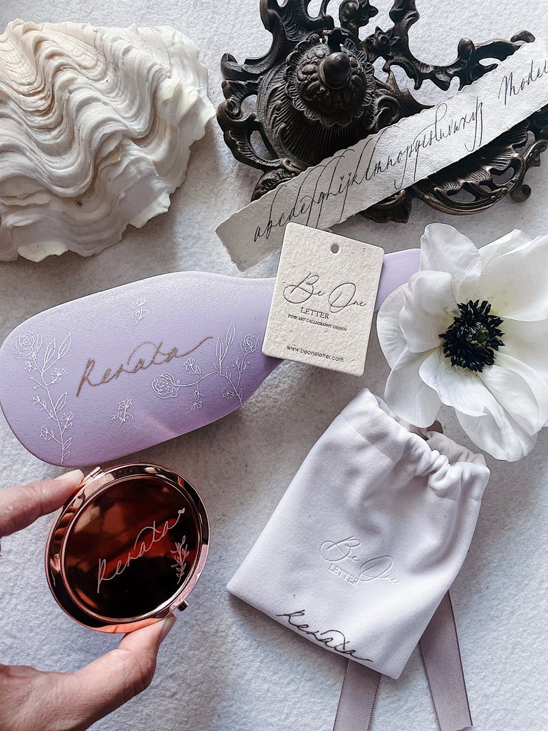 【客製化禮物組合】手繪梳+玫瑰金鏡盒 手製雕盒 - 彩妝刷具/鏡子/梳子 - 玫瑰金 金色