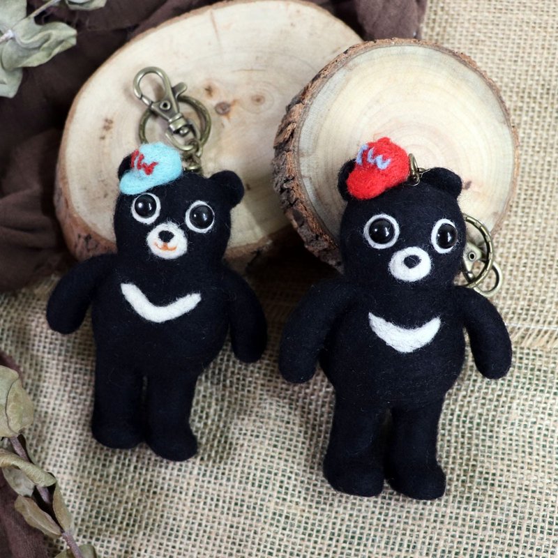 【Wool Felt】Cute Taiwanese Black Bear_Keychain and Pendant - Charms - Wool Black