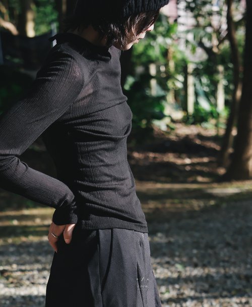 小我私服 ALLGENDER 時時髦小高領微透膚直紋上衣 - 2色 wool 30% -髦黑