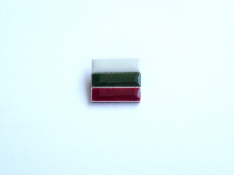 Bulgarian flag brooch - Brooches - Pottery 