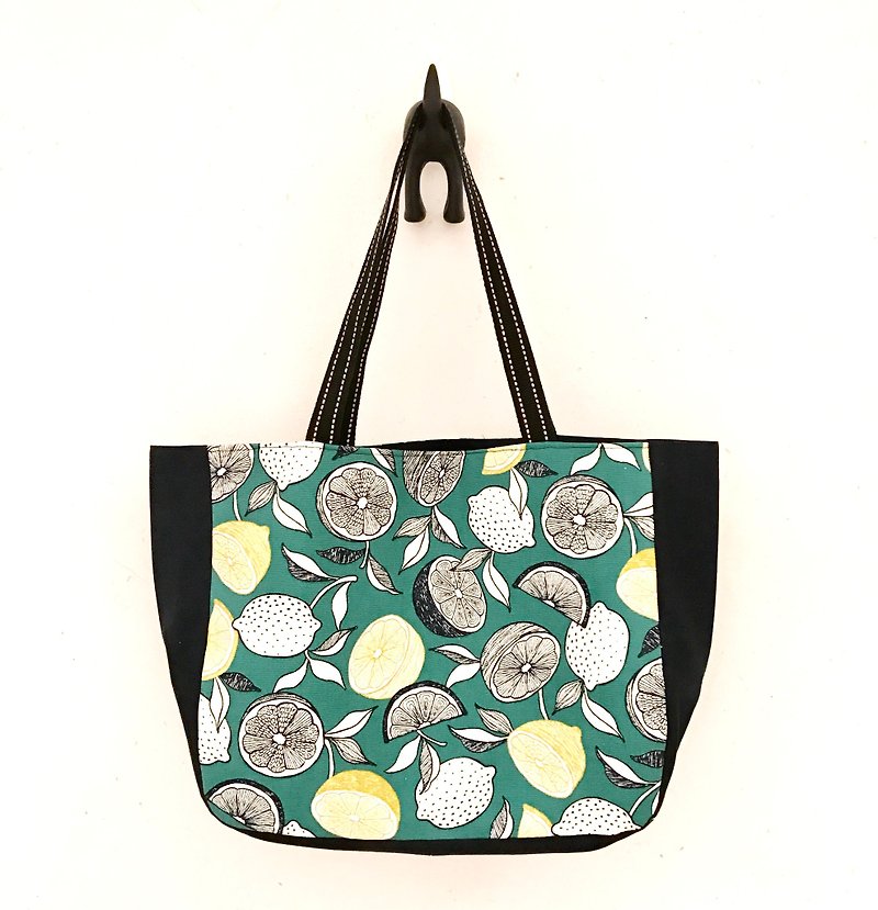 Orange Lemon Blue Shoulder Bag (for both sides) - กระเป๋าแมสเซนเจอร์ - ผ้าฝ้าย/ผ้าลินิน สีเขียว