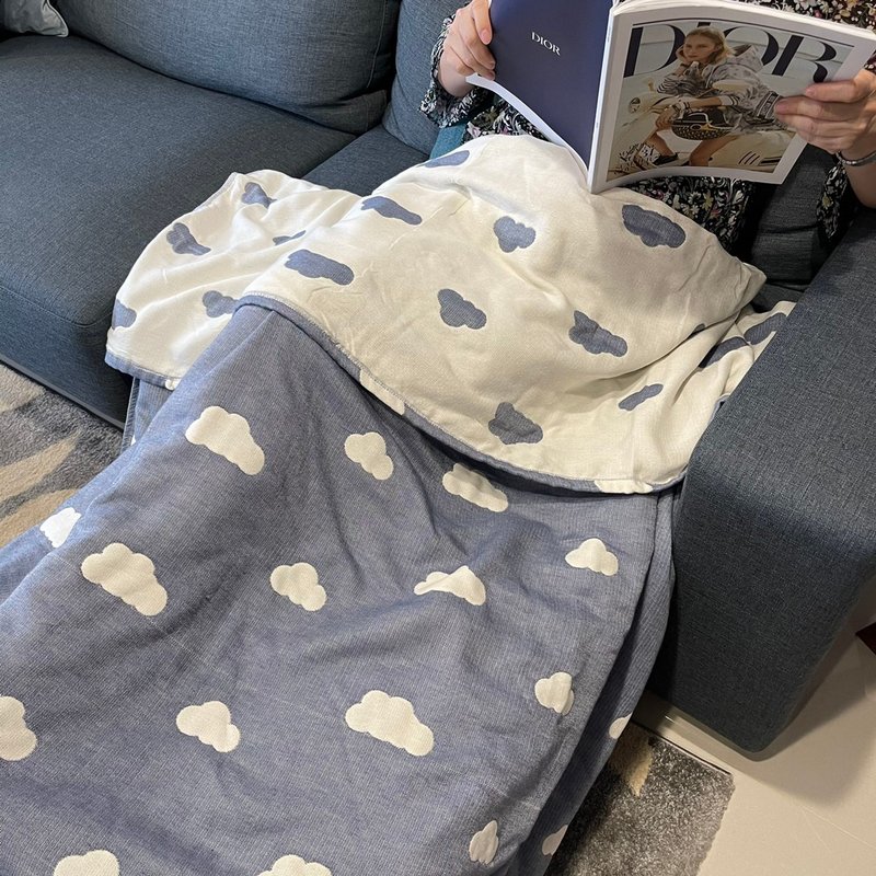 Cloud Four Seasons Throw/Double Quilt/Blue and White Double Sided - ผ้าห่ม - ผ้าฝ้าย/ผ้าลินิน สีน้ำเงิน