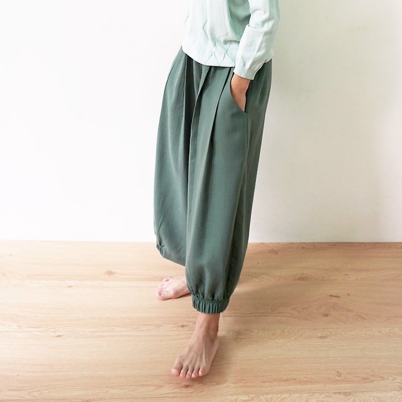 Harmony yarn pleated trousers - Green - กางเกงขายาว - ผ้าฝ้าย/ผ้าลินิน สีเขียว