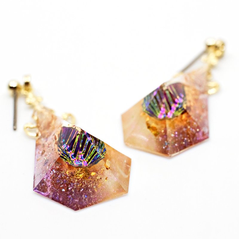 Acute Pentagon Yurayura Earrings (Delusional World) - Earrings & Clip-ons - Resin Multicolor