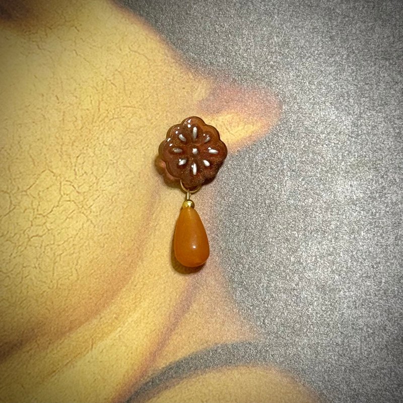 水晶系列 - 古典花紋配金絲玉耳環 - 耳環/耳夾/耳骨夾 - 水晶 咖啡色