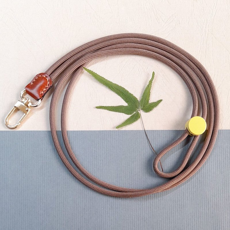 頸繩 / 手機掛繩 / 手工訂製質感 / 附手機固定夾片 / 三色可選 - 掛繩/吊繩 - 真皮 