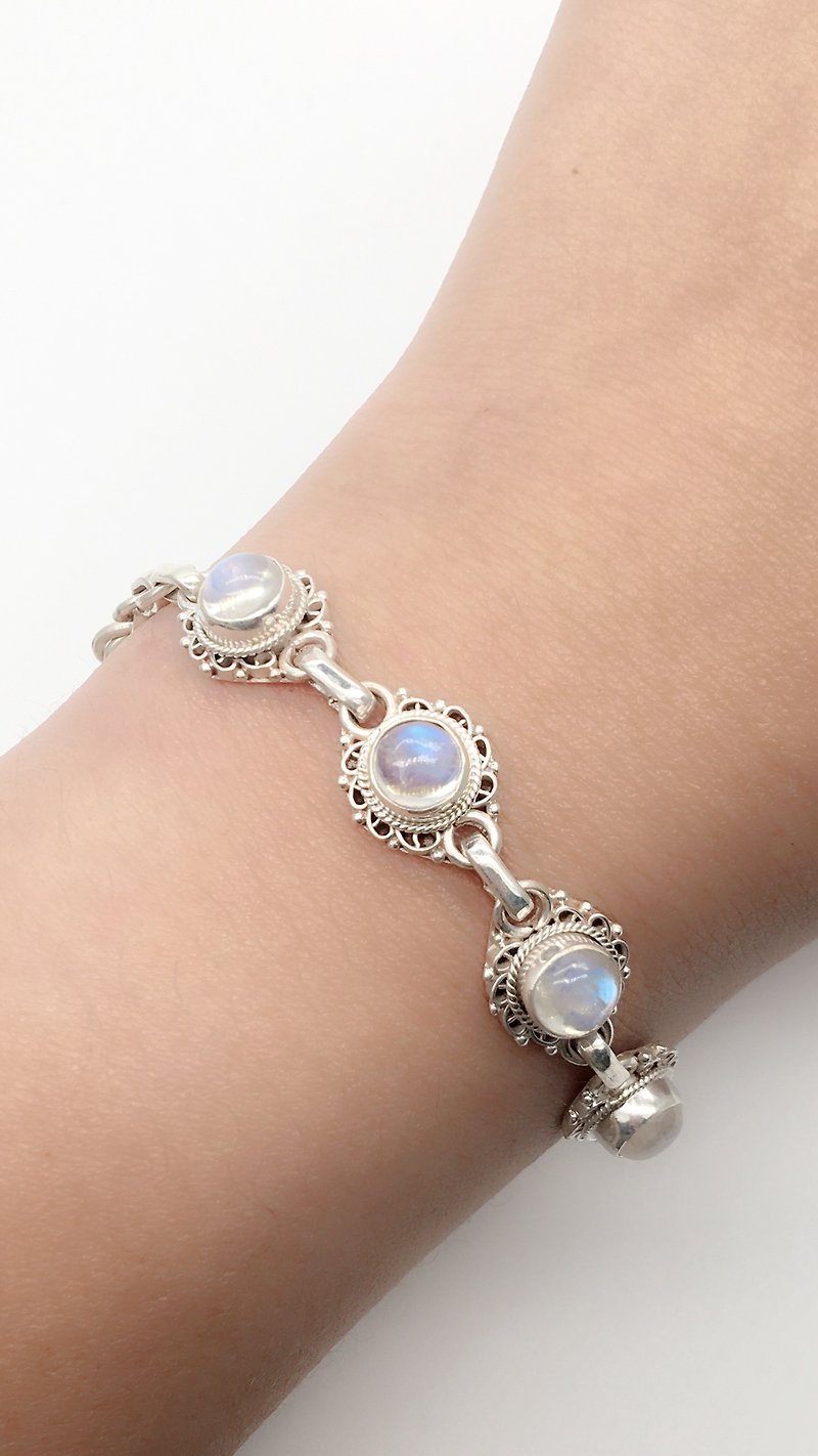 Moonstone 925 sterling silver elegant lace bracelet Nepal handmade mosaic production - Bracelets - Gemstone Blue