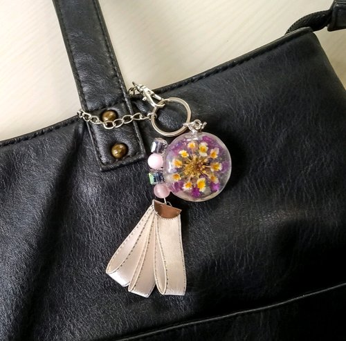 anais-accessories ドライフラワーの虹色バッグチャーム(本物の花)