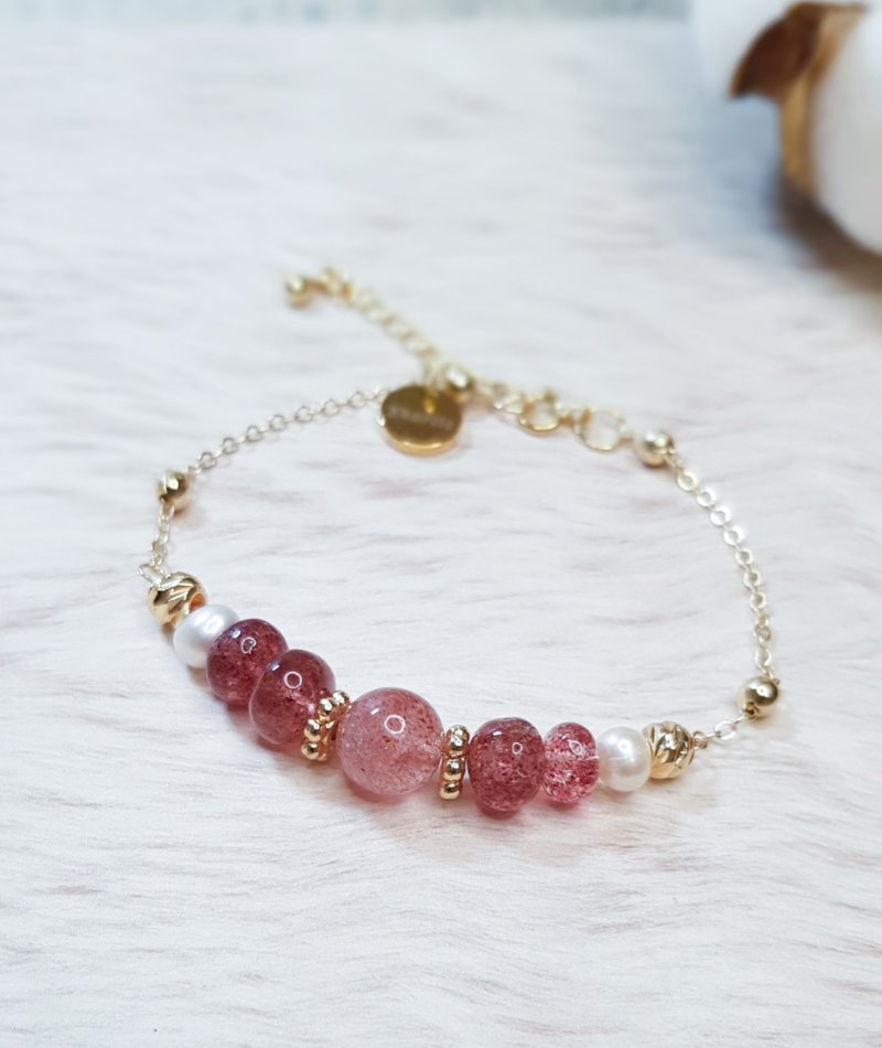 [Good Luck Gift] Strawberry Crystal Pearl Natural Stone Bracelet - สร้อยข้อมือ - เครื่องเพชรพลอย สีแดง