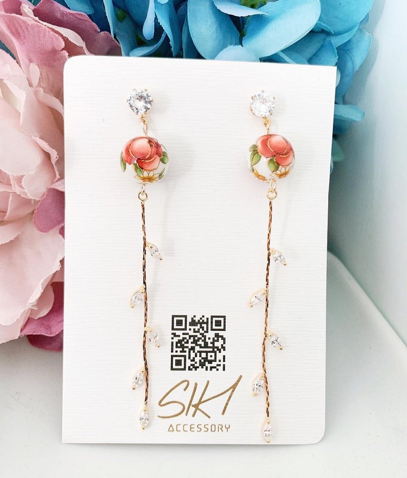 [Turnable Clip-On] Japanese Imported Painted Beads with Long Golden Lobular Diamond Earrings - Earrings & Clip-ons - Resin Gold