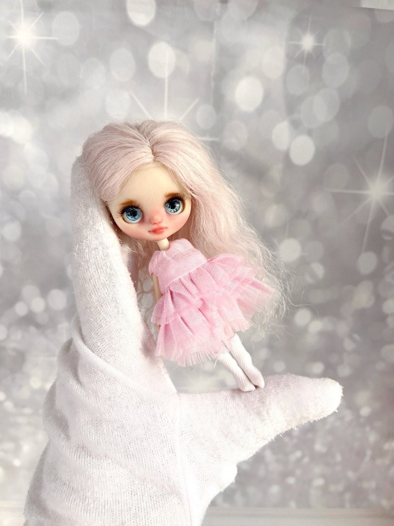 Adorable miniature Blythe with light pink hair. - 玩偶/公仔 - 塑膠 粉紅色