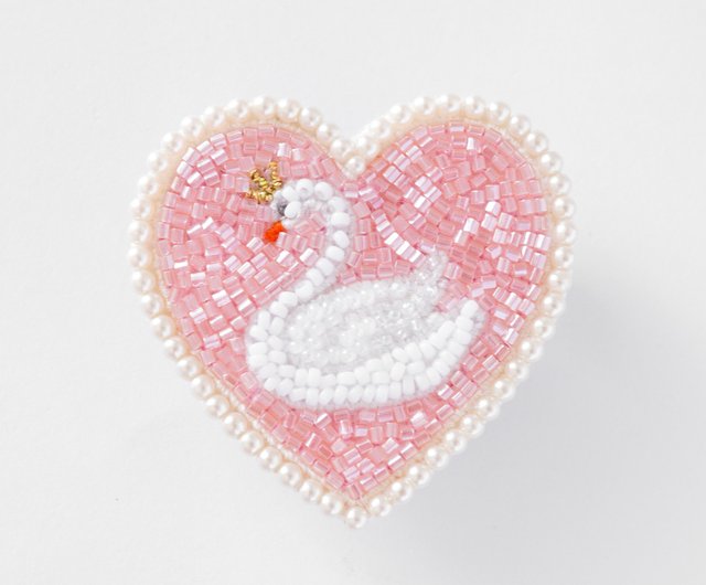 スイートハート　ブローチ ハートのビーズ刺繍ブローチ スキレッド - isoa'S GALLERY