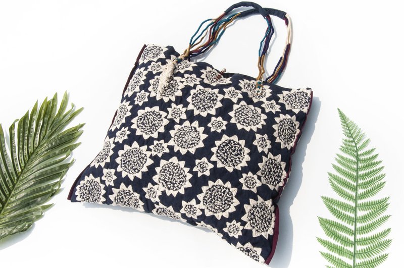 手縫純棉布側背包 刺繡斜背包 手工刺繡肩背包 手縫藍染包indigo - 側背包/斜背包 - 棉．麻 藍色
