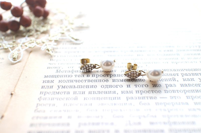 古典迷情-鋯石 珍珠 黃銅耳環-可改夾 - 耳環/耳夾 - 其他金屬 金色