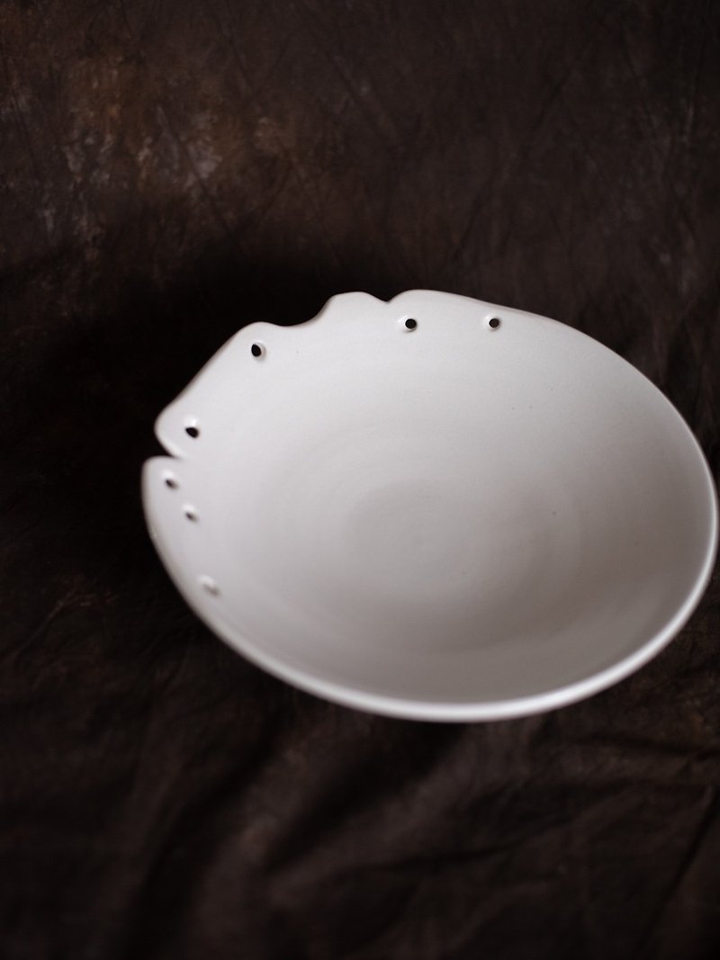 Shuttle disc 24 cm - Plates & Trays - Porcelain White