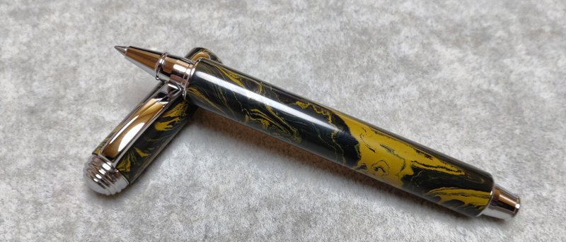 German hard rubber - pull-out ballpoint pen - Rollerball Pens - Other Materials Yellow