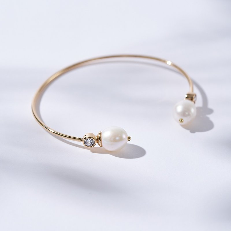 Stone dazzling pearl bracelet (two colors in total) - สร้อยข้อมือ - ไข่มุก 