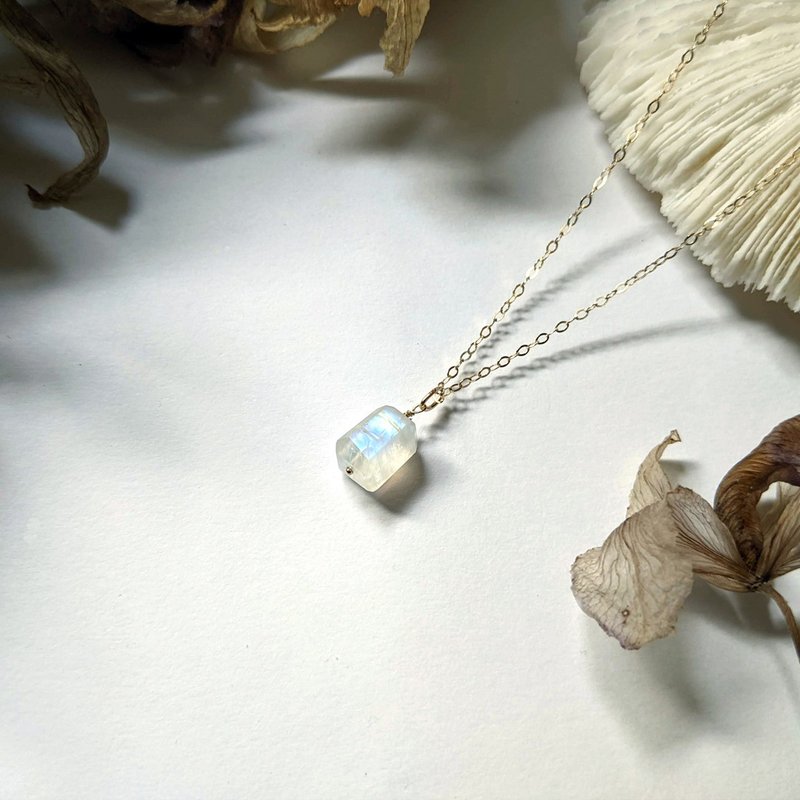 Irregular cut moonstone 14kgf necklace American 14k gold-plated June birthstone can be customized - สร้อยคอ - เครื่องเพชรพลอย สีทอง