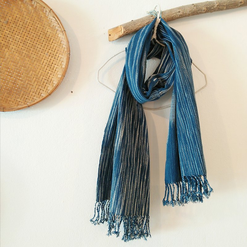 Change shawl mottled pattern / grass dyed hand-woven - Knit Scarves & Wraps - Cotton & Hemp Blue