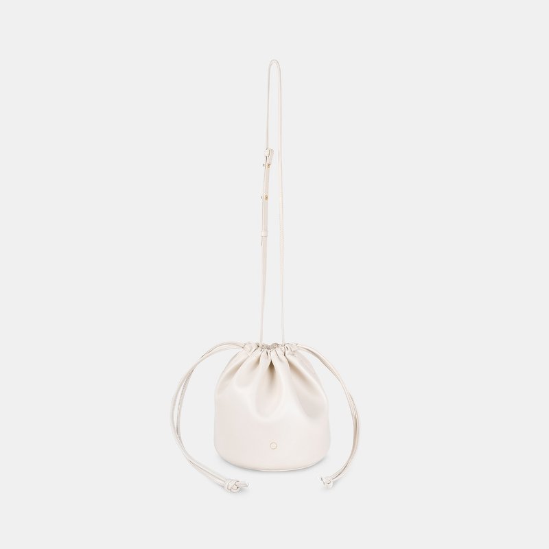 BO Drawstring 玉米基純素皮革 手提包 水桶包 斜背包 米白色 - 束口袋/束口背包/水桶包 - 人造皮革 白色