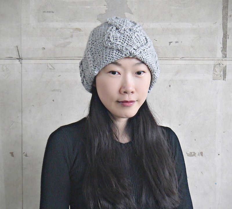 Hand-made knitted wool hat~ Sweet love folded hat (light gray) - หมวก - ขนแกะ สีเทา