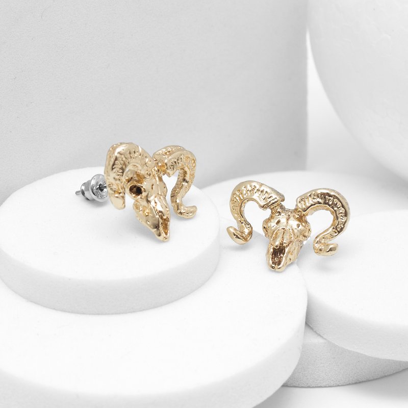 Recovery Sheep Skull Earrings (Gold) - ต่างหู - โลหะ สีทอง