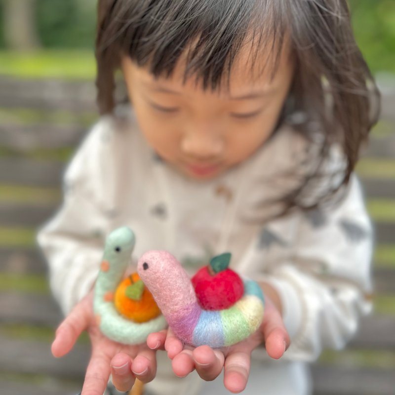 New Year's gift-snake spinning wool felt music bell - ของวางตกแต่ง - ขนแกะ 