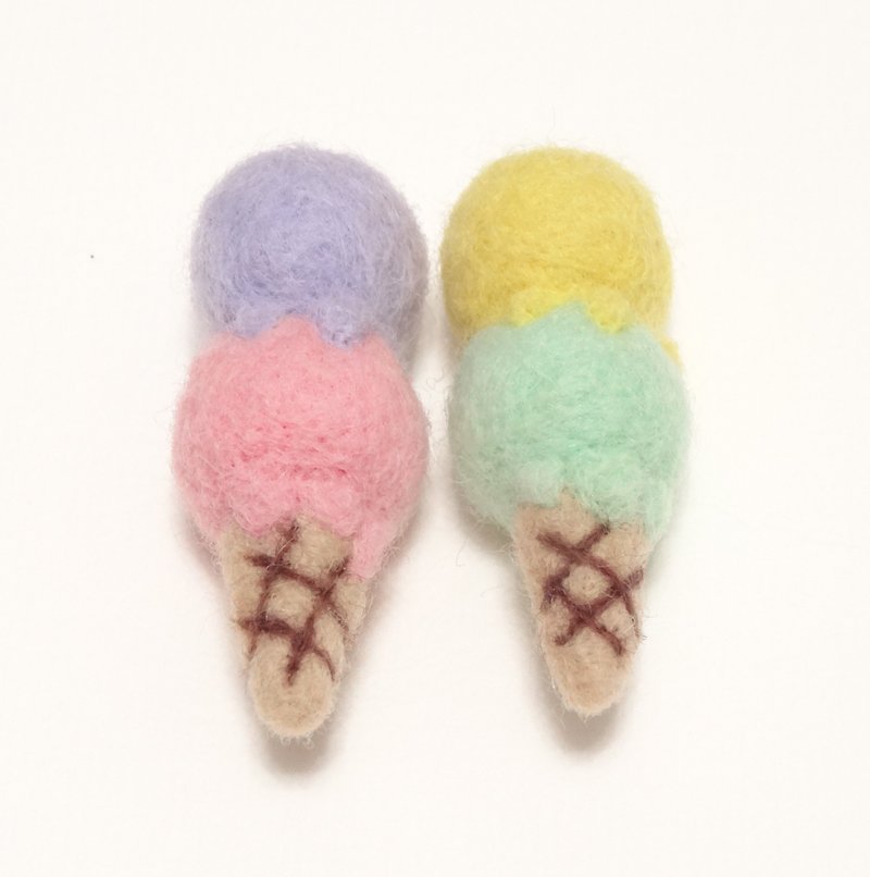ice cream cone-Wool felt  (Safety pin) - Brooches - Wool Multicolor