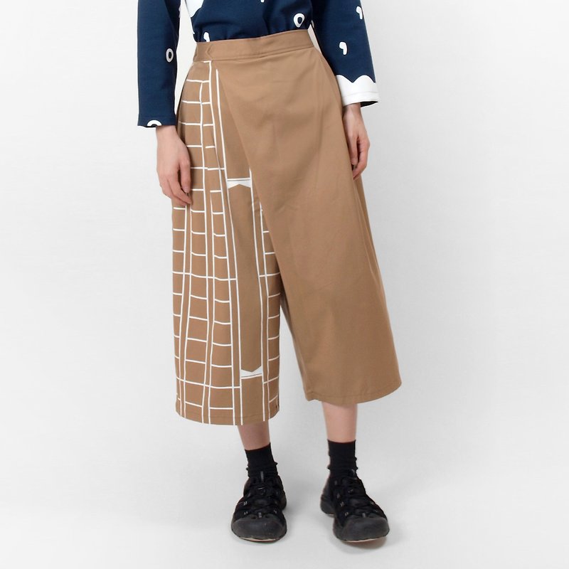 Large paper print asymmetric cut skirt - coffee color - กางเกงขายาว - เส้นใยสังเคราะห์ ขาว