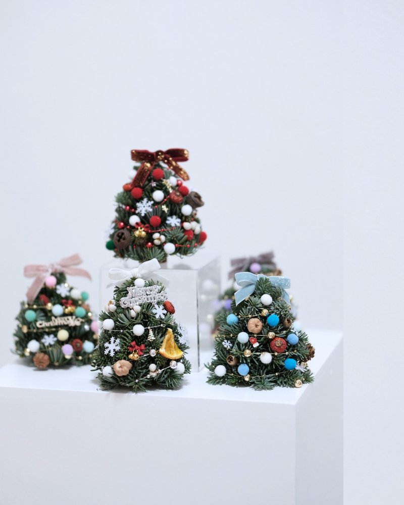 A Christmas in Your Palm: Mini Christmas Tree Workshop - จัดดอกไม้/ต้นไม้ - พืช/ดอกไม้ 