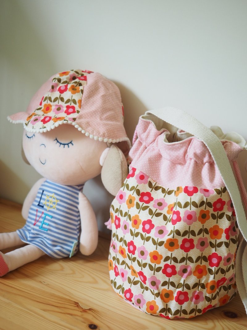 ピンクの花ロープキャンバスバケツバッグ（斜め後ろ/サイドバック）と両面帽子ヘアピン親子スーツ - 出産祝い用贈物 - コットン・麻 ピンク